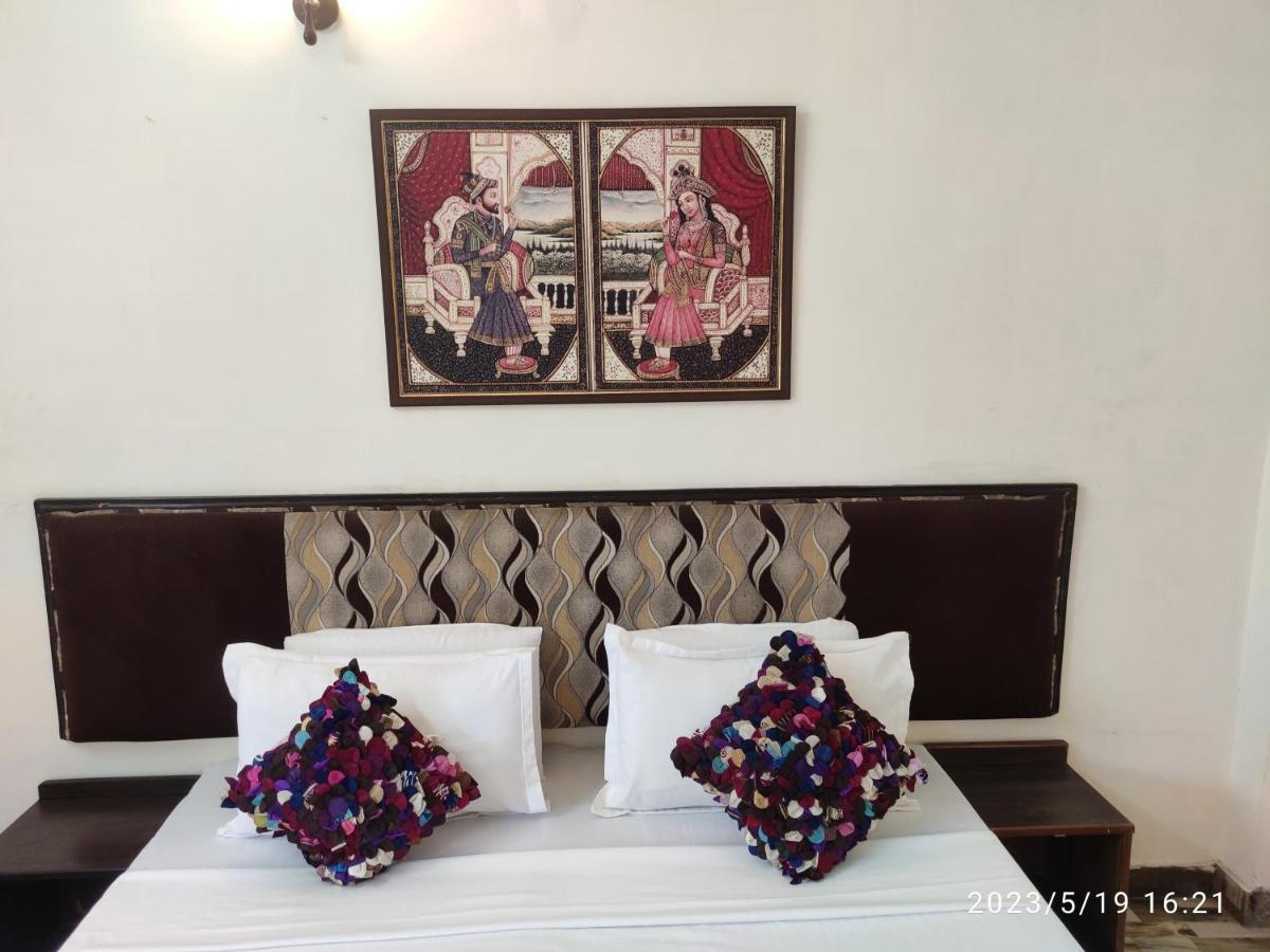 Max Guest house *